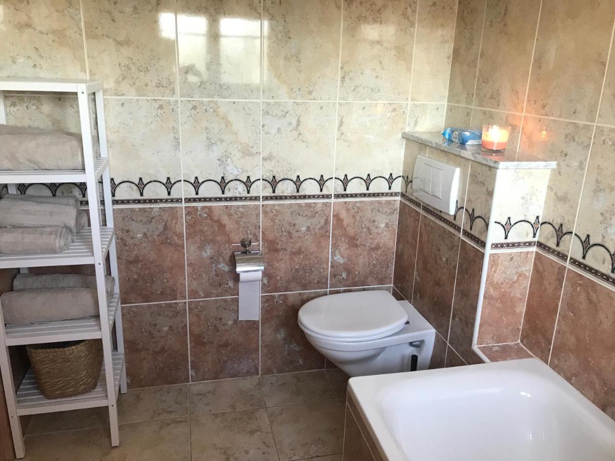 Con Encanto En Campo De Golf Apartment